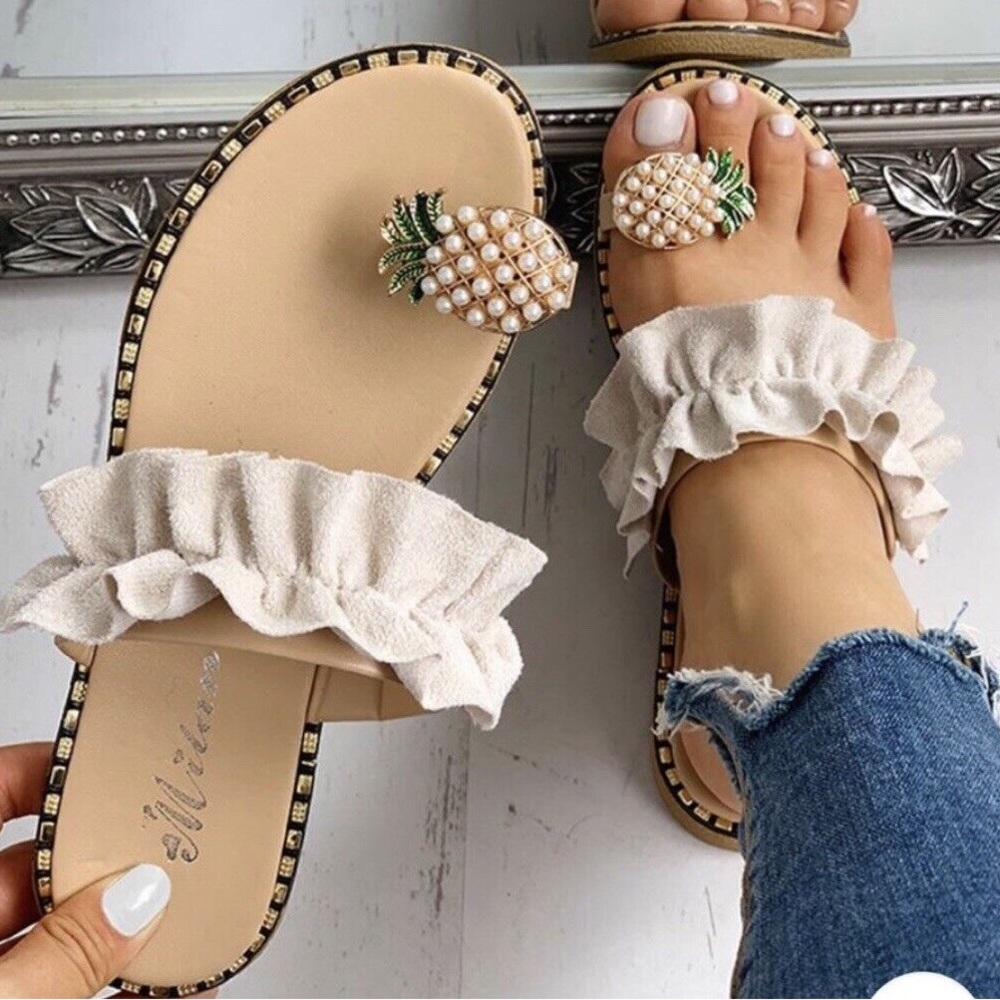 Elegant Cream Sandals with Pineapple Accent